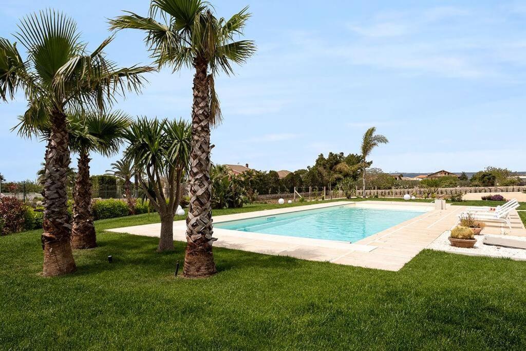 Villa Paradiso With Private Pool, Bbq Area, Huge Garden And Free Parking Модика Екстериор снимка