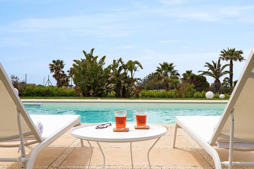 Villa Paradiso With Private Pool, Bbq Area, Huge Garden And Free Parking Модика Екстериор снимка